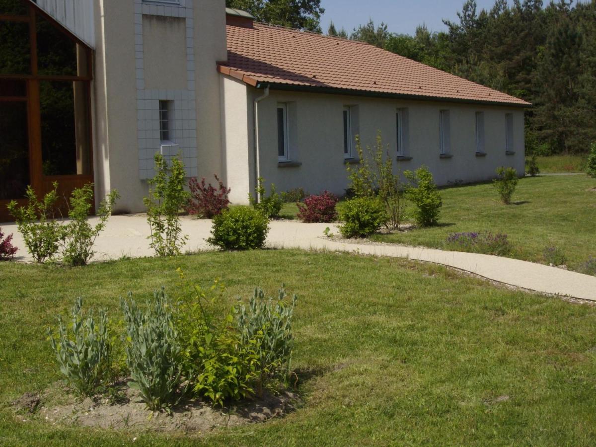 Hotel Le Grand Chene Gièvres Buitenkant foto